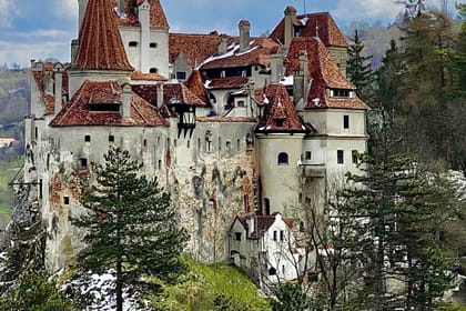 From Brasov: Discover Bran Castle and Rasnov Fortress