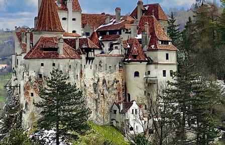 Explore Bran Castle and Rasnov Fortress from Brașov