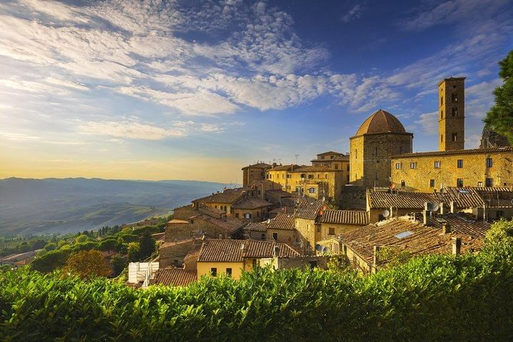 Private tour to Volterra and San Gimignano from Florence or Siena