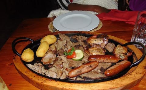 Private Tour of Nairobi National Park and Carnivore Restaurant