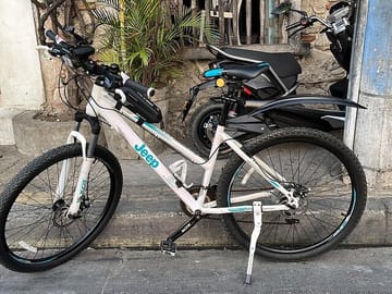 Bike Tour and Lunch at Anthony Bourdain's Spot in Cartagena