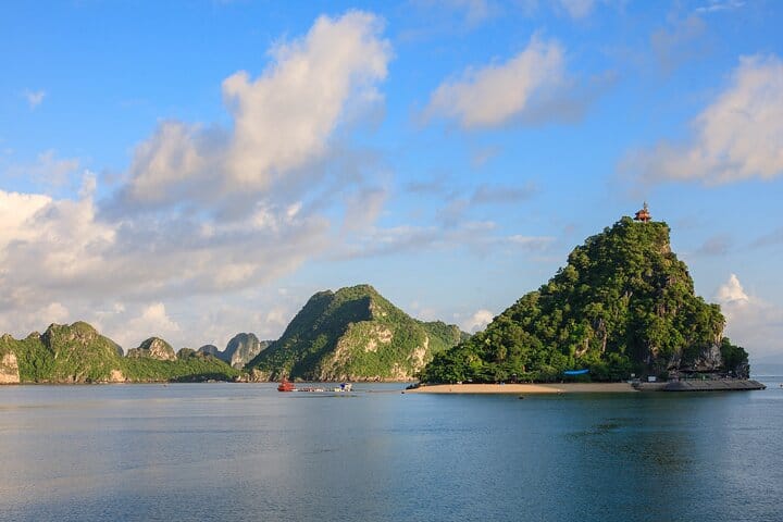 Halong Heritage Luxury Day Cruise From Hanoi by Express Bus