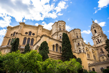 Malaga: Audio Guided Walking Tour (2:15 – 24 audio comments)