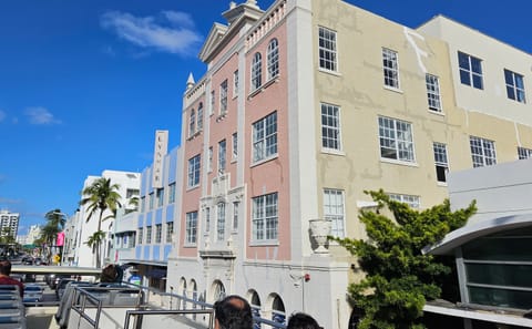 Double Decker Bus Tour of Miami, Coral Gables, and Miami Beach