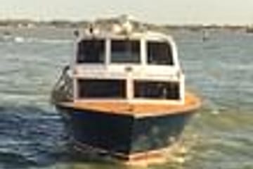 Two-Hour Private Boat Tour with Aperitif in Venice
