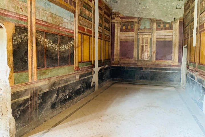 Pompeii Private Morning Tour from Positano entrance fees included