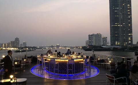 Bangkok: Saffron Chao Phraya River Dinner Cruise optioned Hotel Transfer