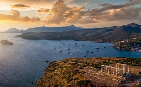 Private Sunset Cruise along the Athens Riviera in Alimos