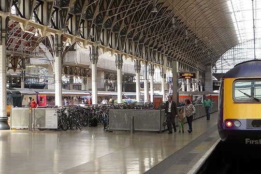 Private transfers between Gatwick Airport - London Paddington Train Station