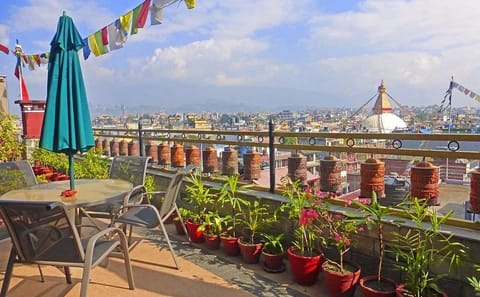 1 Night Stay in Boudha with Pasupatinath and Baudhanath Tour