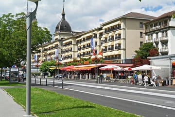 Scenic Walking Tour of Interlaken's Nature and Culture