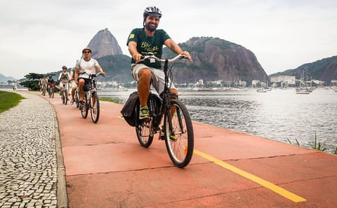 Bike Tour of Rio's Urban Beaches: Copacabana to Flamengo