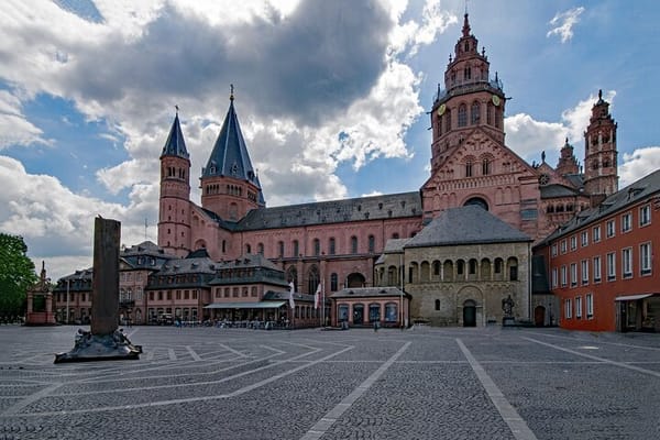 Mainz Private Guided Walking Tour with Local Guide