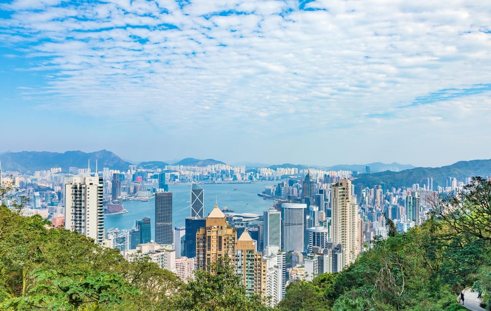 Hong Kong Landmarks Tour with Michelin Dim Sum Experience