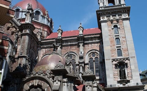 Cultural Walking Tour of Oviedo's Medieval Heritage and Cider Traditions