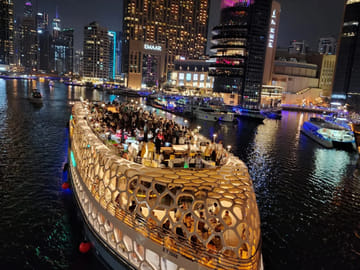 Dubai Dhow Cruise Tour of Marina and Jumeirah Beach