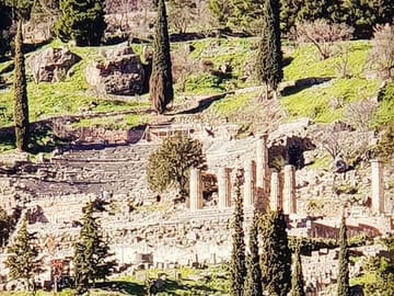 Delphi, Arachova, and Distomo Full Day Cultural Tour