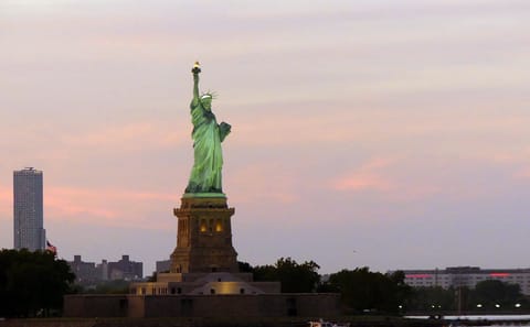 Evening City Tour of New York with Staten Island Ferry