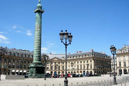 Luxury and Pleasure: Louvre Lifestyle