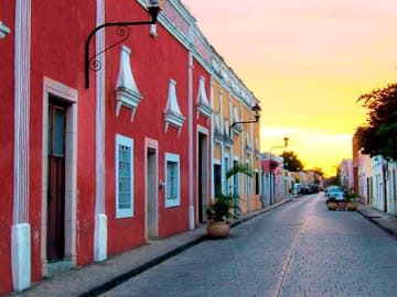 Chichen Itza, Cenote & Valladolid Tour