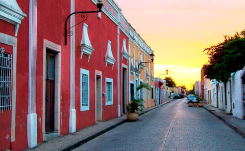 Chichen Itza and Cenote Adventure Tour in Mexico