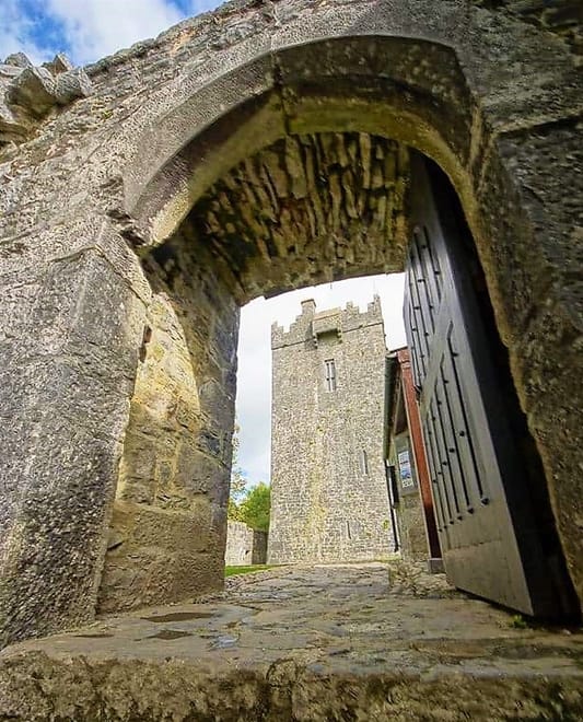 Castles of Connemara Tour Departing from Galway City. Private Guided.	 2