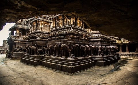 Aurangabad Day Trip to Ellora and Pitalkhora Caves