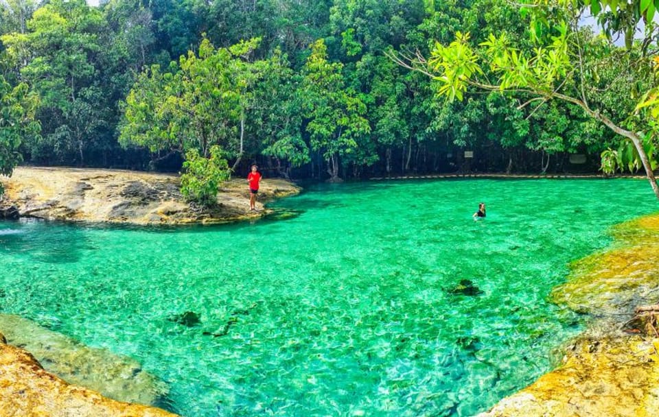Krabi: Emerald Pool, Blue Pool and Tiger Cave Temple Tour