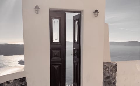 Island Hopping Tour from Athens to Santorini, Naxos, and Mykonos