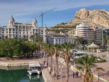 Denia Essentials – Culture, Coastal Views & Culinary Delights