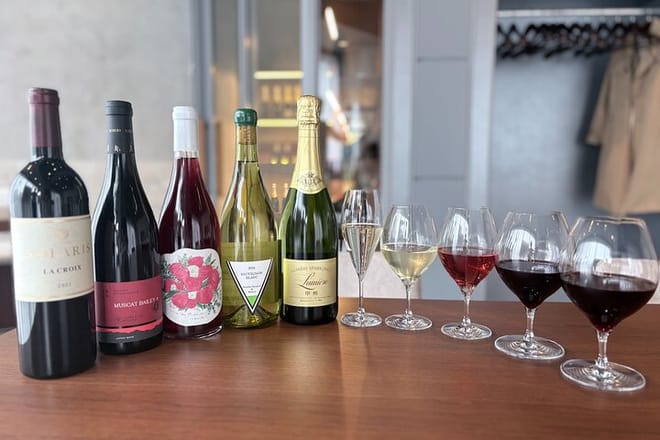 5 glasses of quality Japanese wines in one guided session, featuring a seasonal selection.