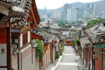 Small Group Seoul Highlights Tour with Hanbok and Tea Ceremony