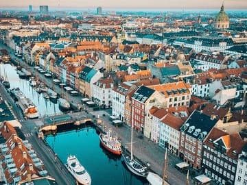 Private Walking Tour of Copenhagen's Nyhavn and Amalienborg Palace