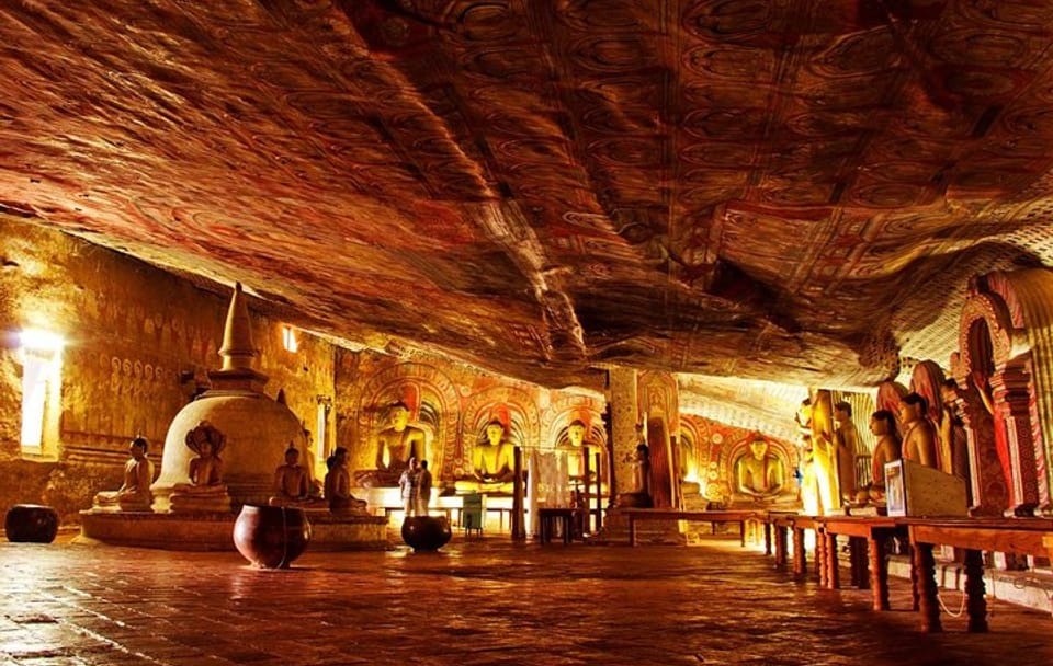 Dambulla Cave and Polonnaruwa Cultural Day Tour from Negombo