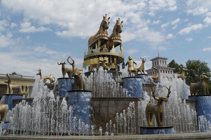 4 Full days in Georgia with private tour, free aiport