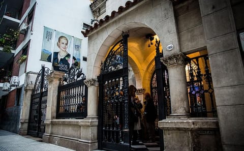 Private Historical Walking Tour of Evita and Peronism in Buenos Aires