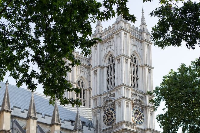 The Life & Legacy of Queen Elizabeth II-A Royal Private Tour