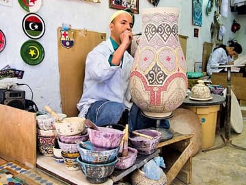 Fes Guided Tour with Lunch and Transfer to Casablanca