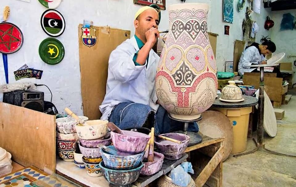 Fes Guided Tour with Lunch and Transfer to Casablanca