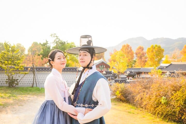 Hanbok in the palace