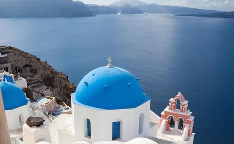 Santorini Wine Tasting Tour in Imerovigli and Pyrgos Kallistis