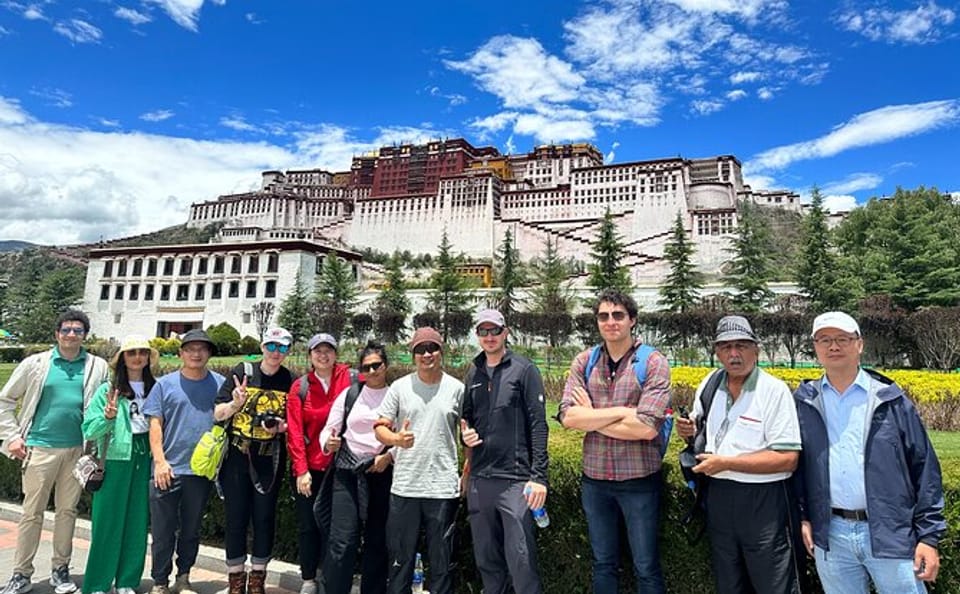 4-Day Lhasa City Tour: Potala Palace and Tibetan Monasteries