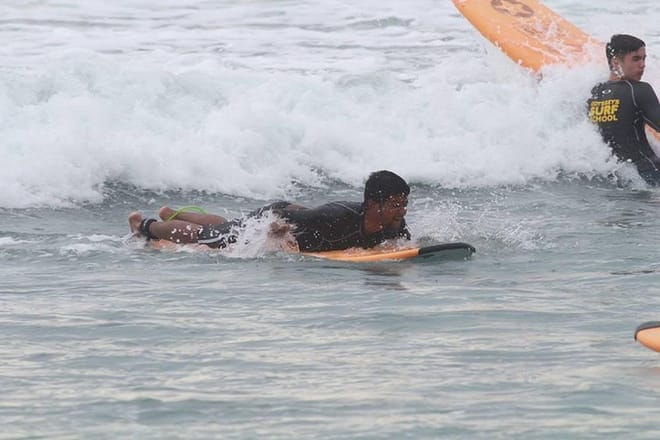 Surfing in Unawatuna 2