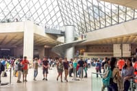 6 hours Paris Private Vintage Car Tour with Louvre Museum and hotel Pick up 8