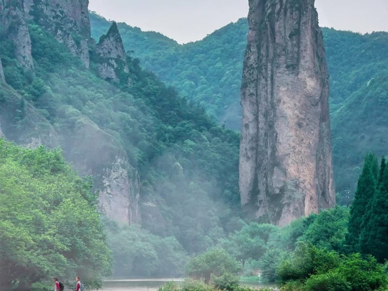 Xiandu Scenic Area 3-Day Private Tour: Zhejiang's Ink-Wash 'Fairyland' of Pillar Peaks & Gorges
