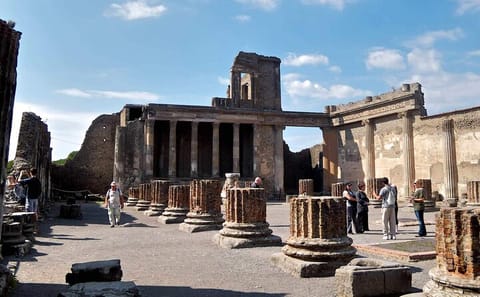 Pompeii and Mount Vesuvius Day Tour from Naples