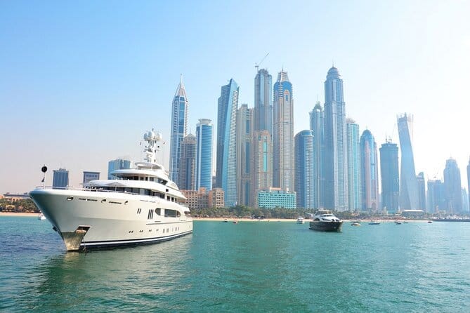 Dubai: Luxury Shared Yacht Tour with Breakfast or BBQ – Explore Iconic Dubai from the Sea
