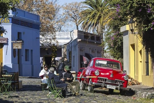 Small-Group Day Trip to Colonia from Buenos Aires