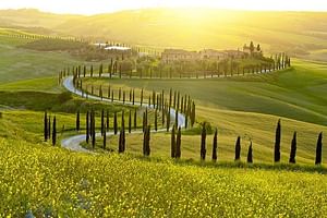 San Gimignano and Volterra Private Day Tour with Wine Tasting & Lunch in Chianti
