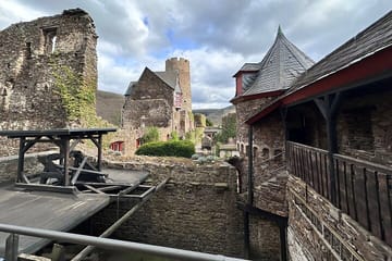 Private Thurant Castle Tour with Transport from Koblenz